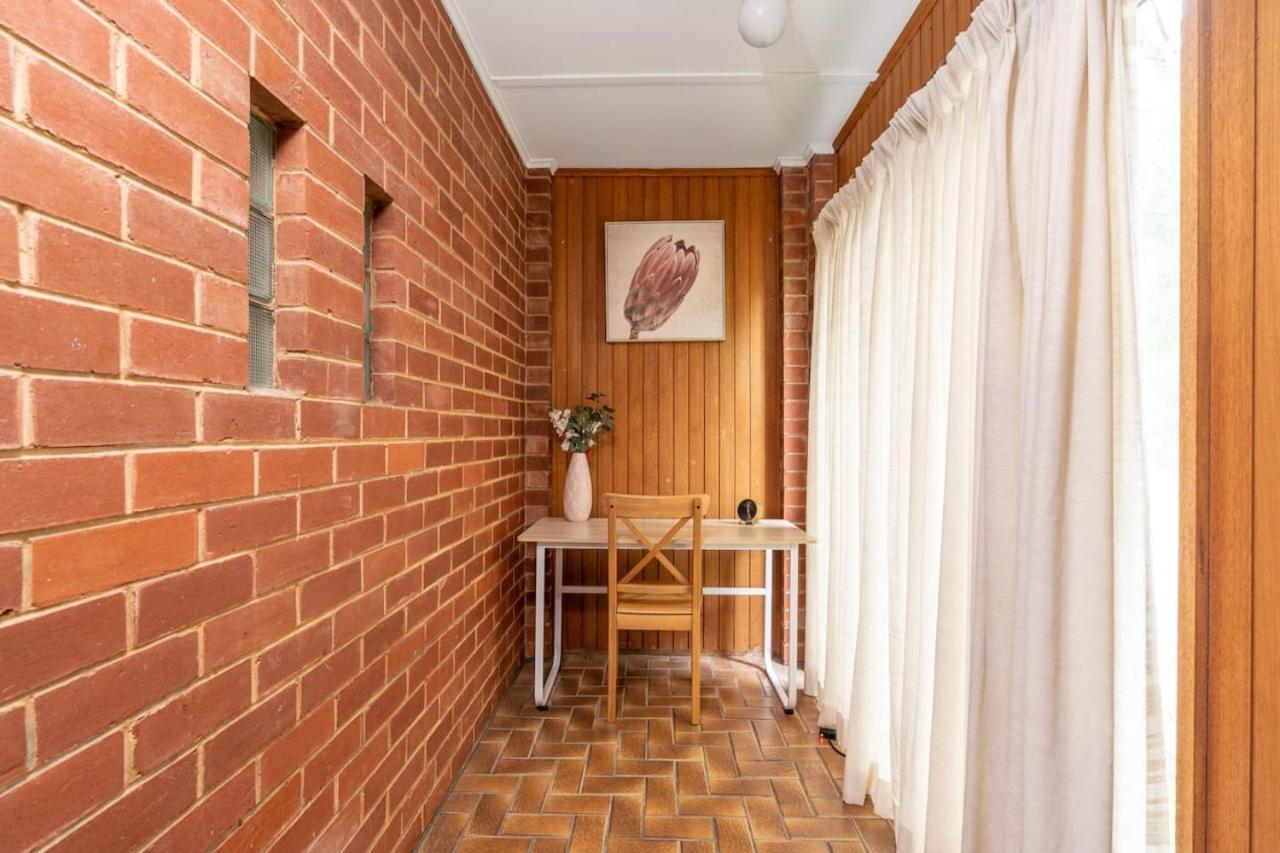 Beautifully Renovated Inner North Residence Canberra Exterior foto