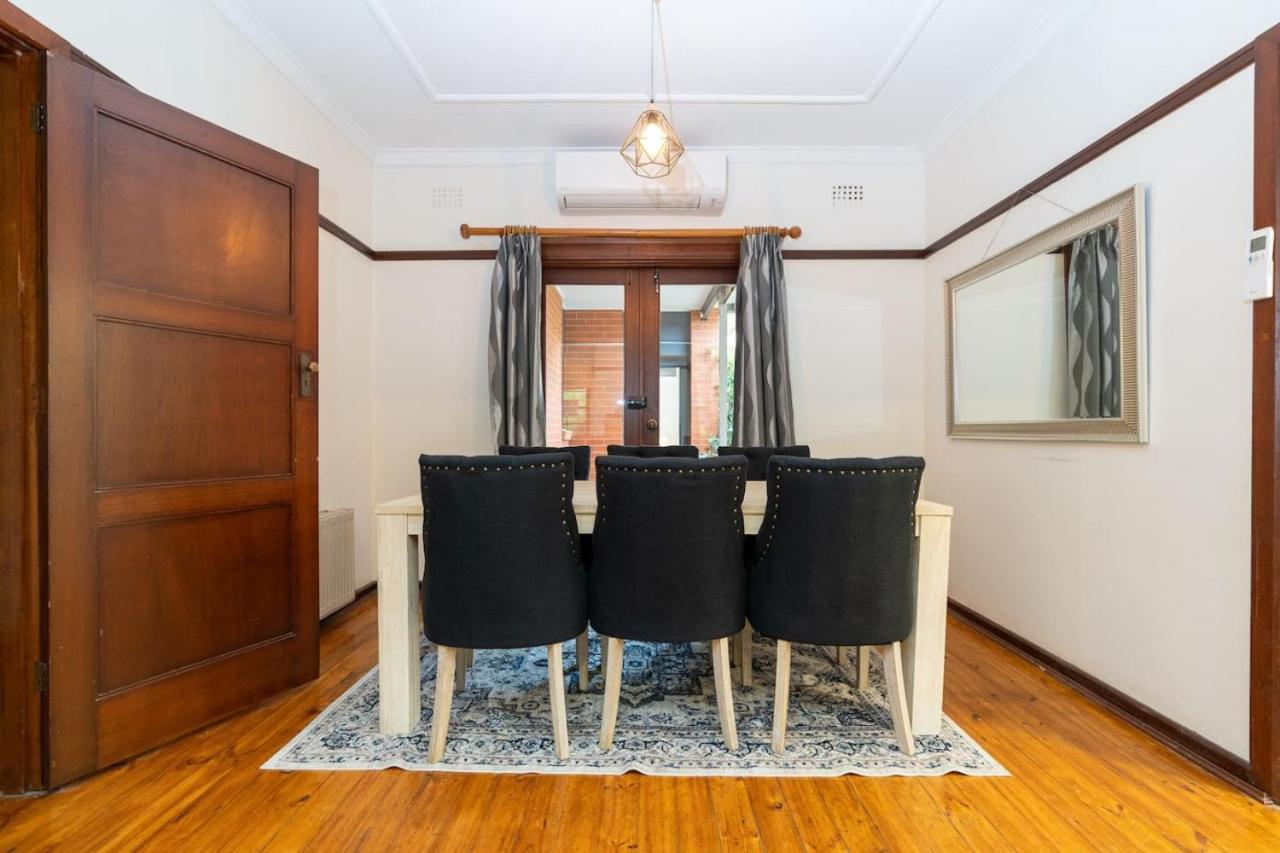 Beautifully Renovated Inner North Residence Canberra Exterior foto