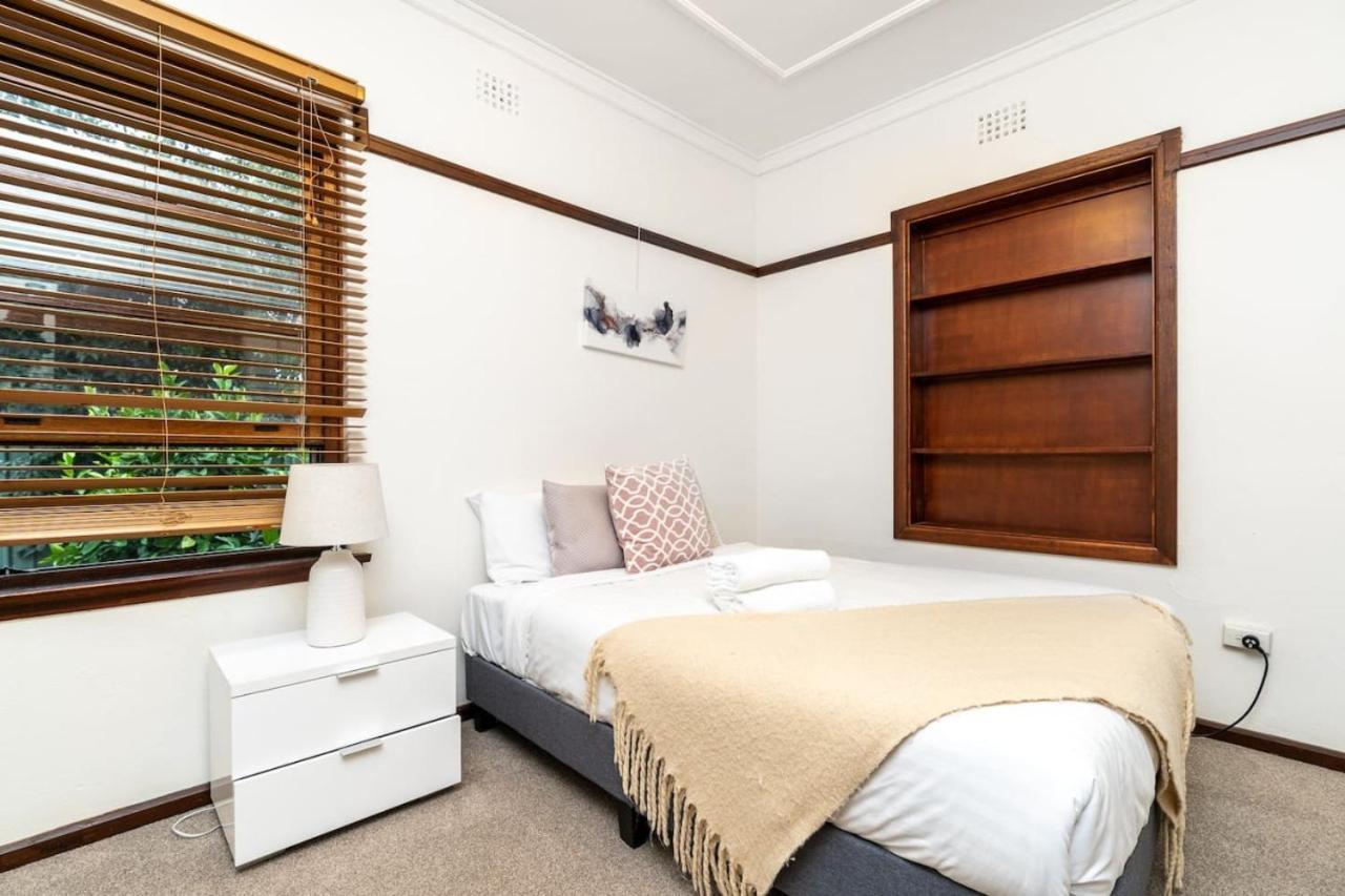 Beautifully Renovated Inner North Residence Canberra Exterior foto
